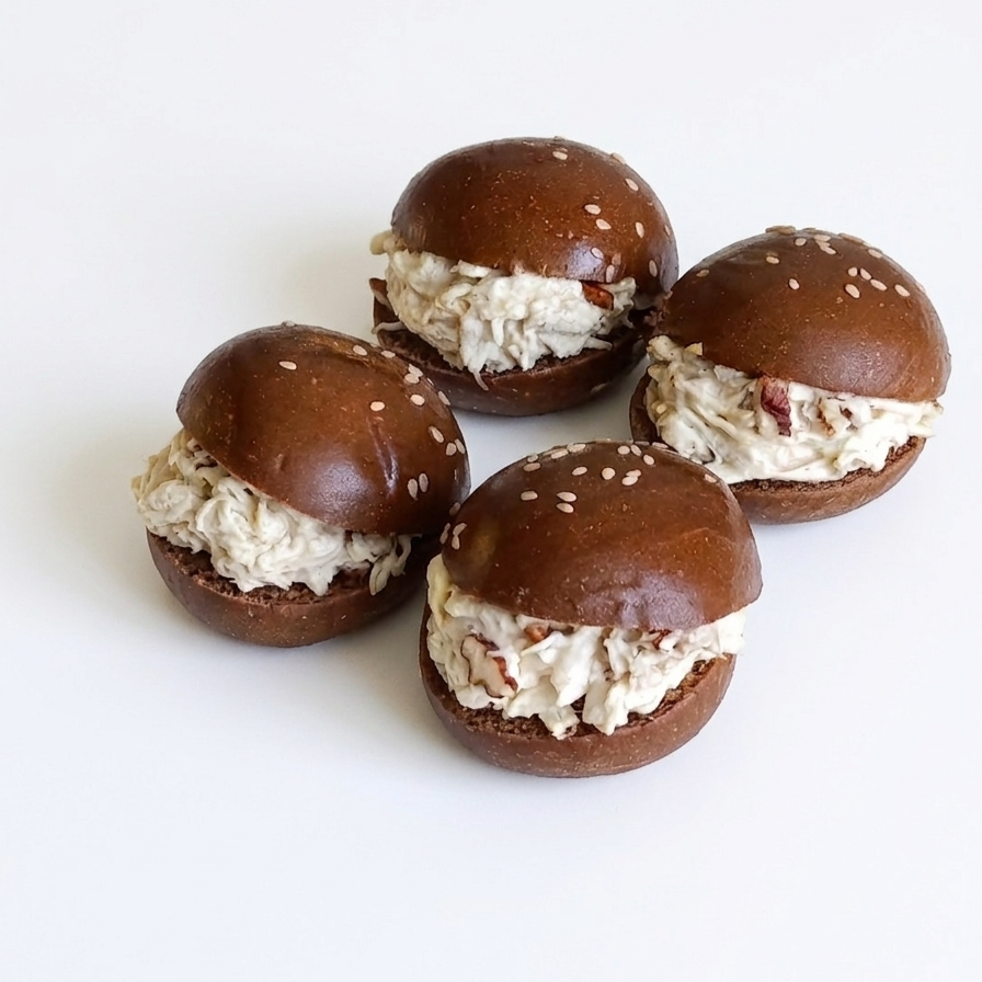 Petipan negro con pollo, pecanas y nueces